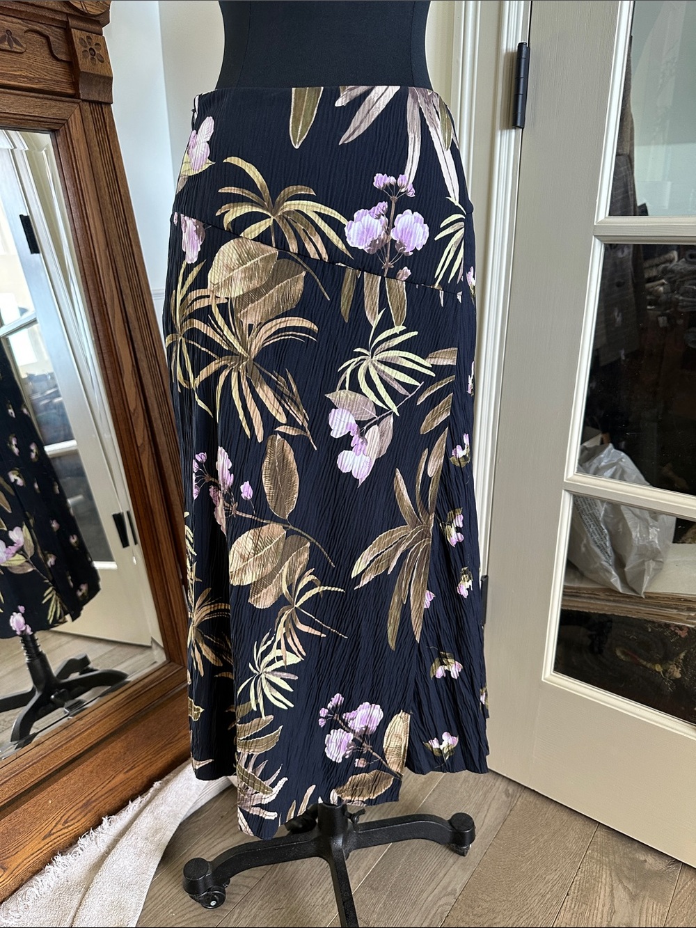 Vince Tropical Navy Midi Skirt Floral Print 00